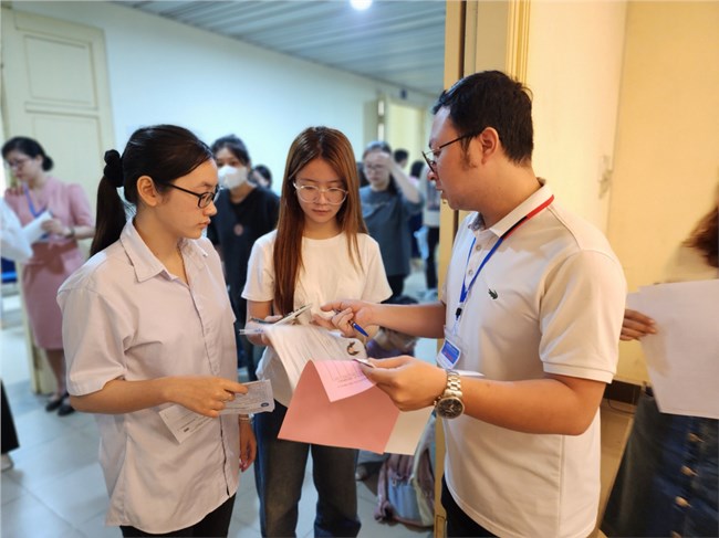 Hơn 11.500 thí sinh bước vào thi đánh giá năng lực của Trường Đại học Sư phạm Hà Nội (11/05/2024)